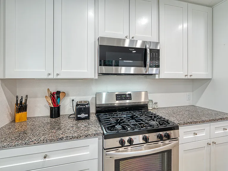 2180 W Alameda St #24 — Photo 12