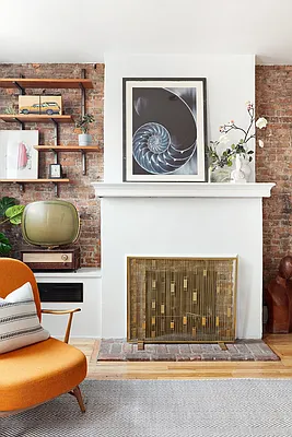 Sold by Compass | media 17