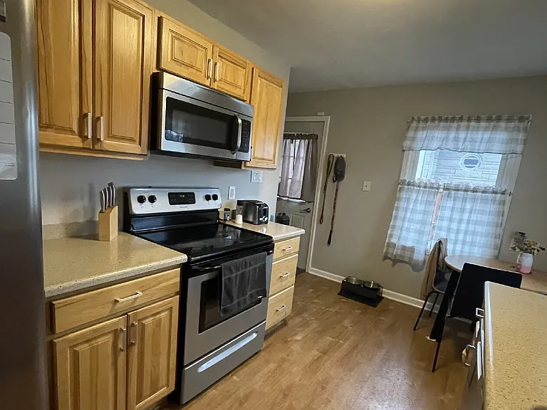 924 Main St — Photo 5