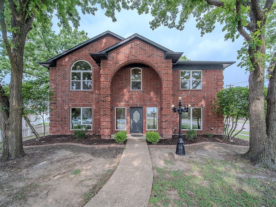 1st image of 728 Violet Ct