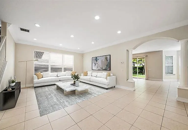 8477 Breezy Hill Dr — Photo 11