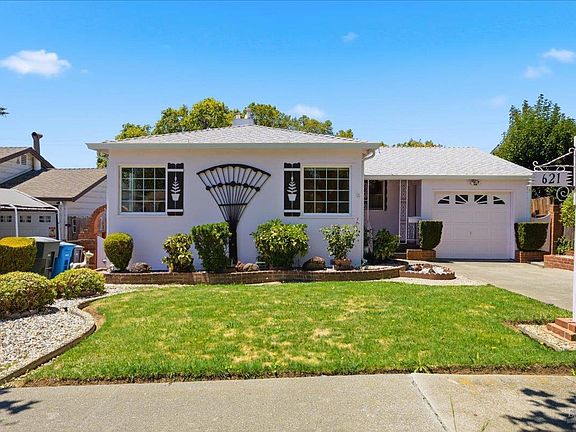 2nd image of 621 Bonita Ct