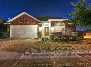 9943 Lynette Falls Dr, Houston, TX 77095