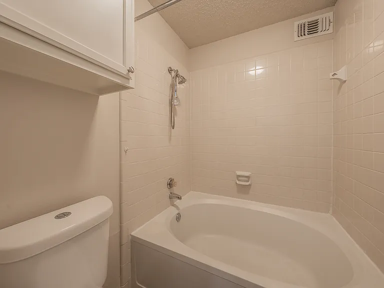 6402 Valleybrooke Ct — Photo 30