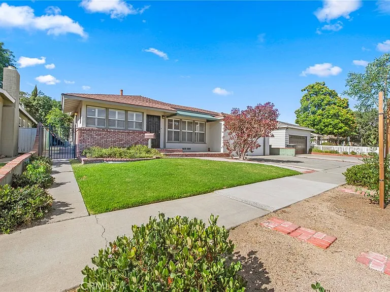 1231 E Mayfair Ave — Photo 2