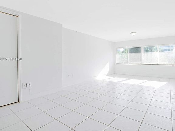 3rd image of 10001 W Bay Harbor Dr APT 208