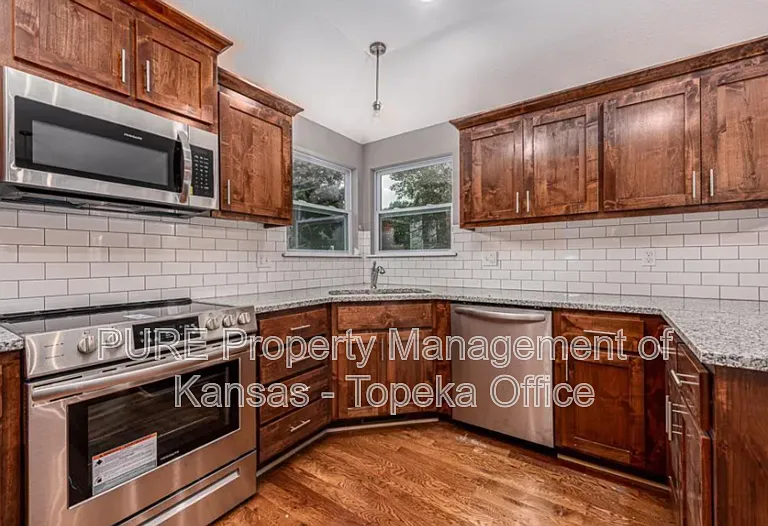 4766 Lakecrest Dr — Photo 9