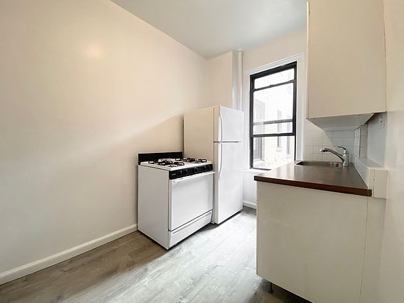5th image of 21 Magaw Pl APT 5D