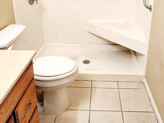 5th image of 4032 Wrexham Dr