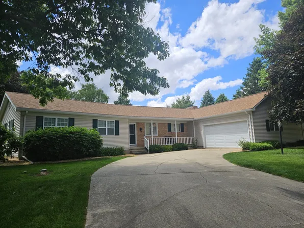 1723 Hillcrest Dr, Sterling, IL 61081