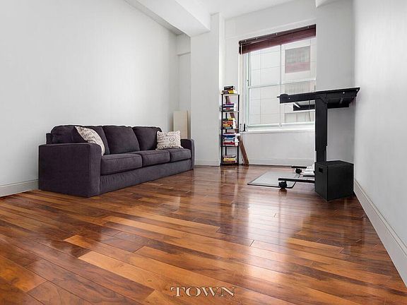 2nd image of 88 Greenwich St APT 817