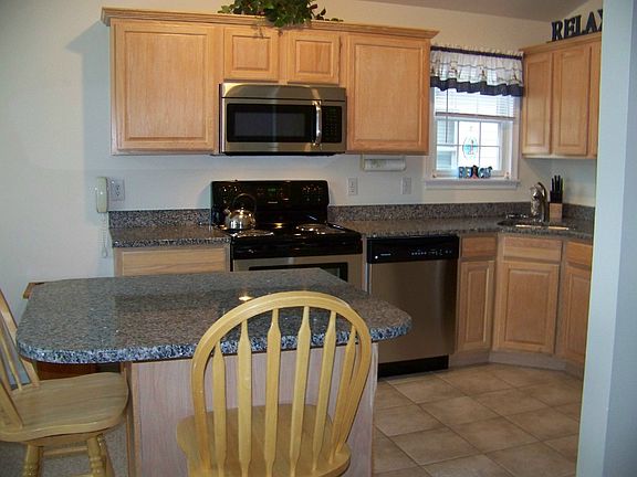 3rd image of 2631 Asbury Ave