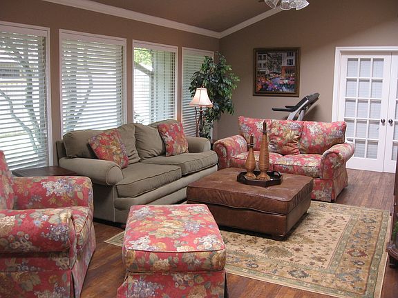 5th image of 2417 Little Creek Dr