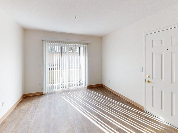 4th image of 3073 N Main St #1803eb246