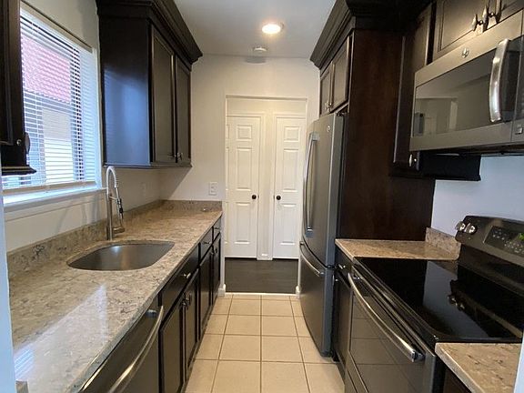 2nd image of 15 Granada Cres APT 11