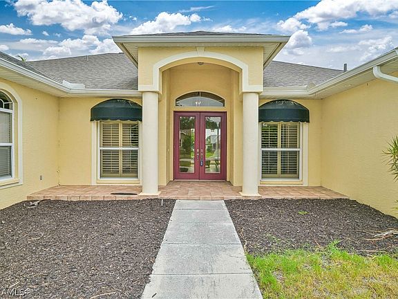 3rd image of 1051 SE 20th Ct