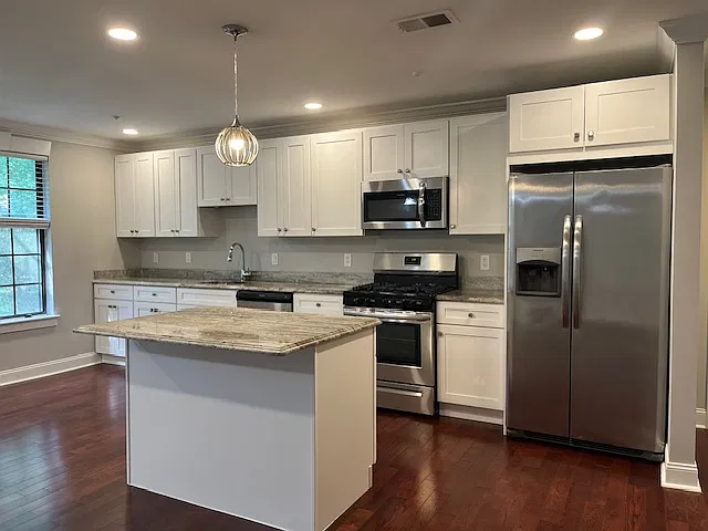 2 bed, 1150 sqft, $2,500 — Photo 4
