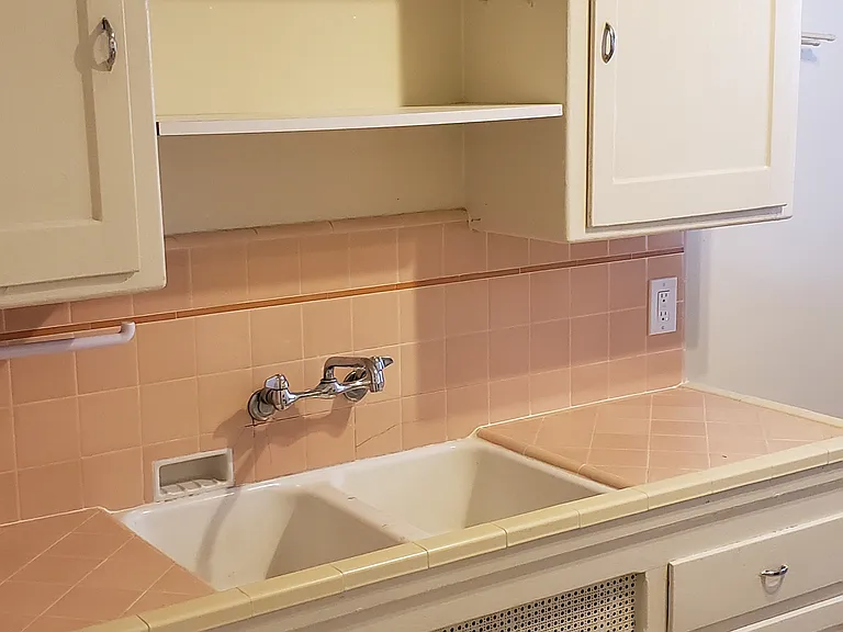 Plenty of counter & cupboard space