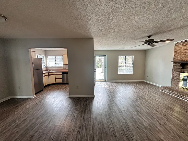 6536 Valene Ct — Photo 15