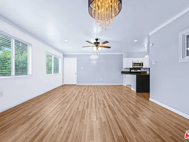 12801 Moorpark St #308 — Photo 15