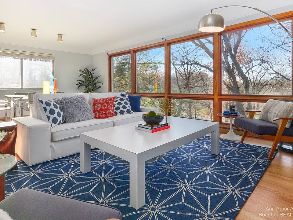 1st image of 265 Park Lake Ave
