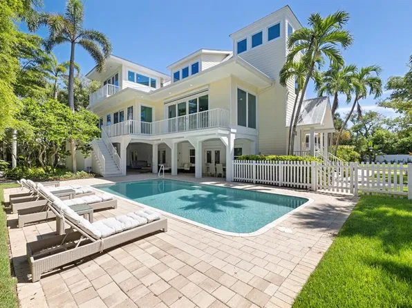2021 20TH STREET W, BOCA GRANDE, FL 33921