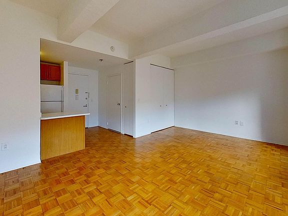 4th image of 360 W 34th St APT 5S