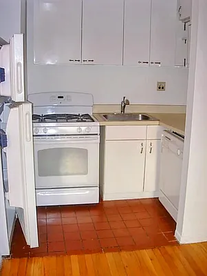 Rented by United Realty Equities | media 14