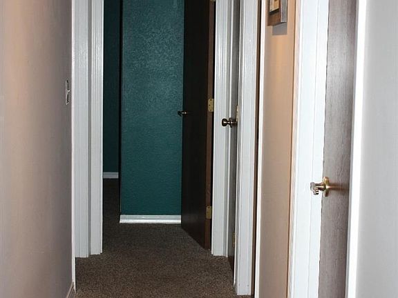 4th image of 2228 Meadow Lake Dr
