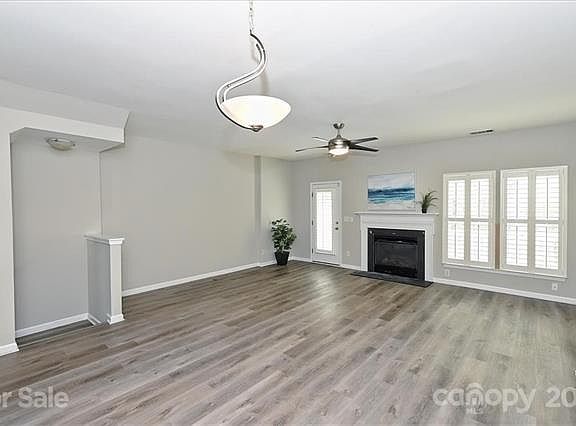 2nd image of 860 Tiger Ln #57
