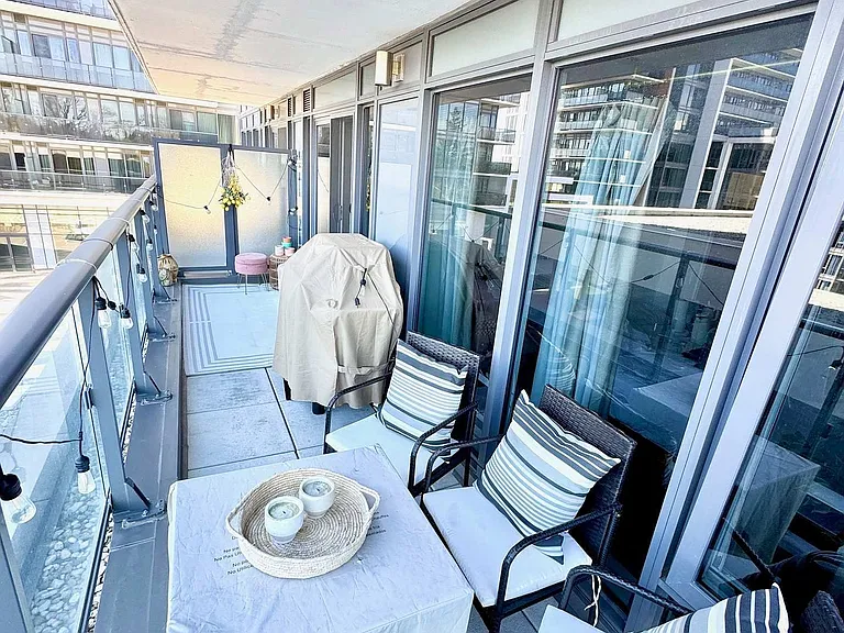 9618 Yonge St #210 — Photo 29