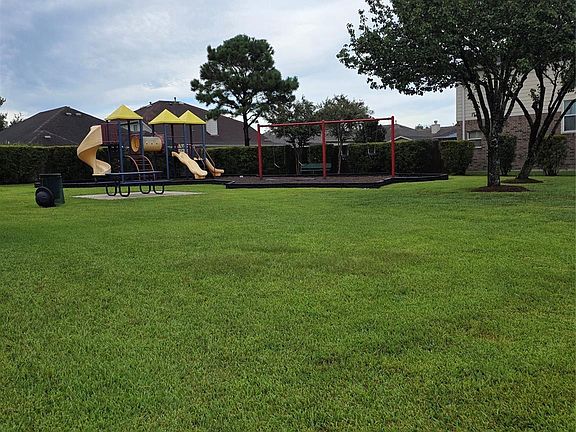 5th image of 2133 Stoney Brook Dr