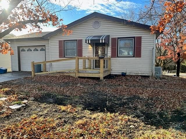 1st image of 601 E Osage St