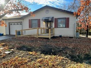 601 E Osage St, Paola, KS 66071