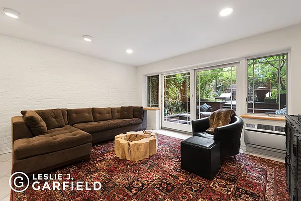 Sold by Leslie J. Garfield | media 9