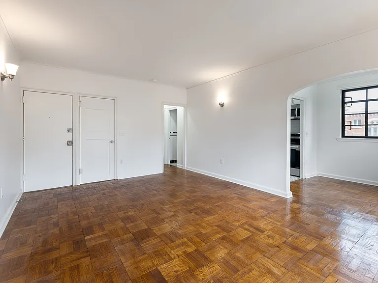 Marleigh Apartments — Photo 80