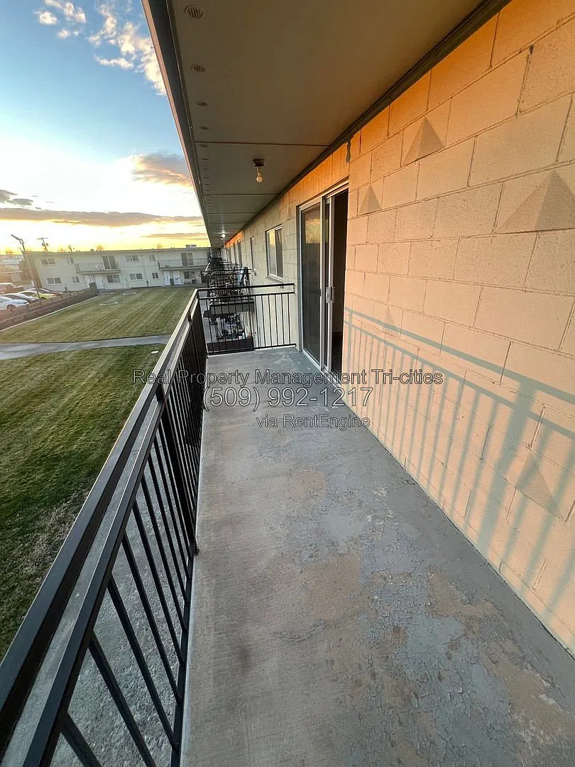 2 bed, 1.0 bath, 810 sqft, $1,395 — Photo 4