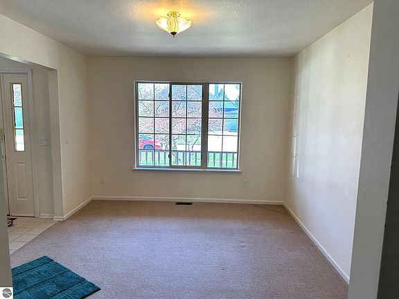 3rd image of 1511 Eastpointe Dr