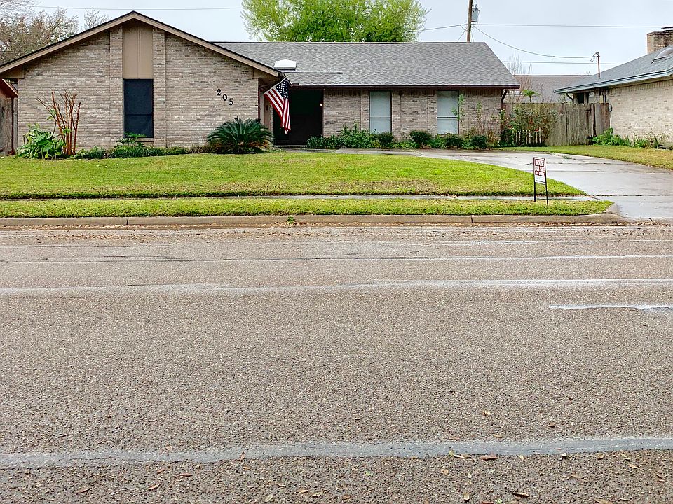 1st image of 205 Paisano Dr