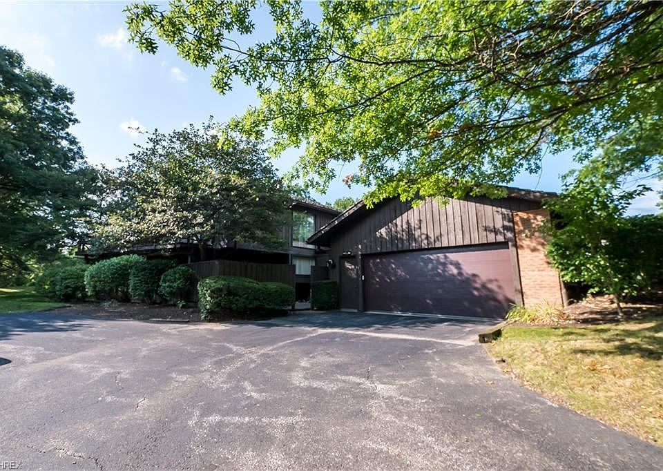 1st image of 407-30 Meadowview Dr