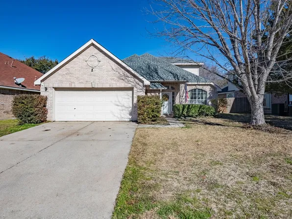 308 Mary Pat Dr, Grand Prairie, TX 75052