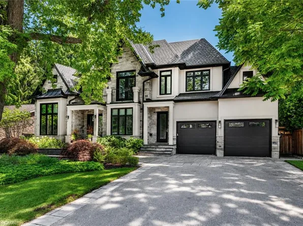 71 Lloyminn Ave, Hamilton, ON L9G 1H4