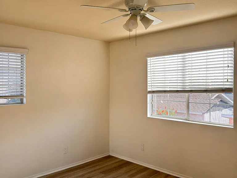 1060 McFarland Ave — Photo 30