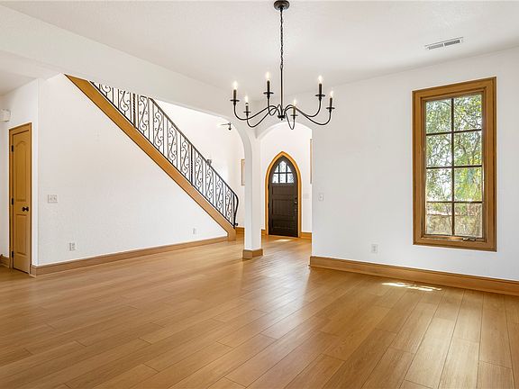 5th image of 3600 SW Champagne Ave