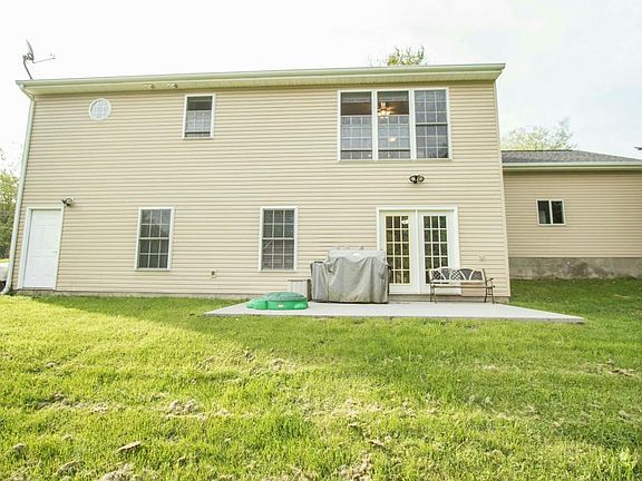 4th image of 55 Rosehill Dr