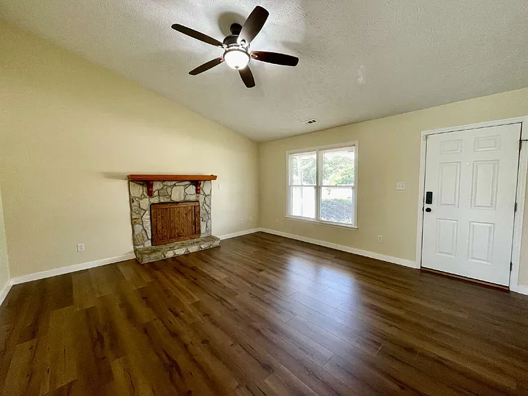 172 Finch Rd — Photo 5