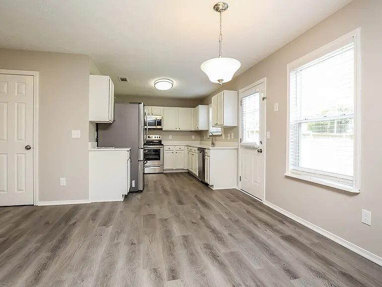 5625 Dory Dr — Photo 6