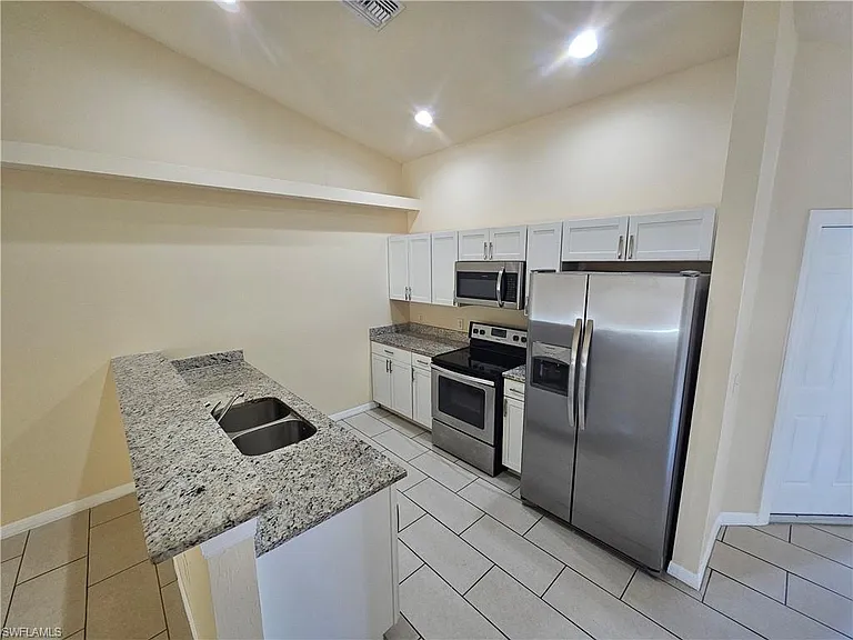 1622 SW 33rd St — Photo 16