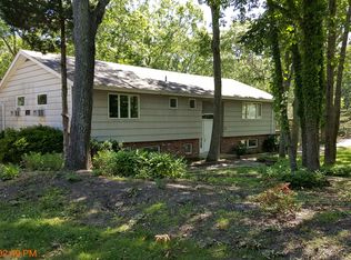 20 Dogwood Rd, Hampton Bays, NY 11946