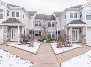 713 Fieldstone Cir W, Chelsea, MI 48118